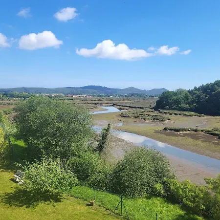 Helena Apartment-pool Apartman *