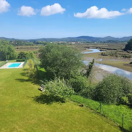 Helena Apartment-pool Apartman Bárcena de Cicero