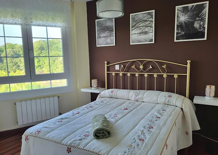 Helena Apartment-pool Bárcena de Cicero